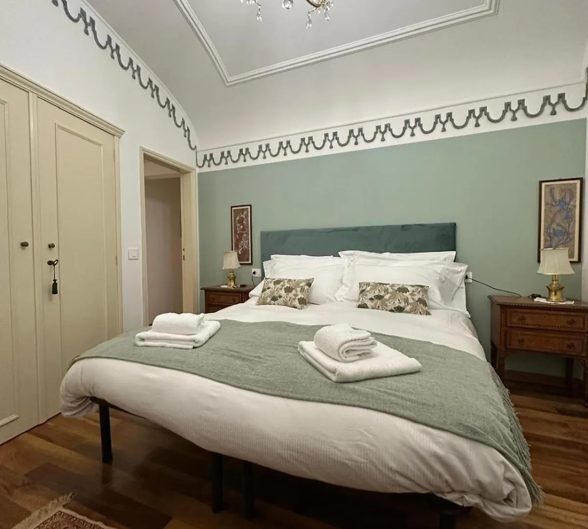 Elegant Apartment In A Historic Building, Just A Few Steps From The Duomo Firenze Italia